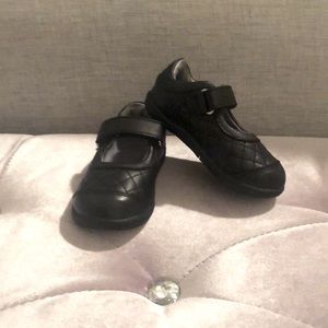 Stride rite little girl walking shoe